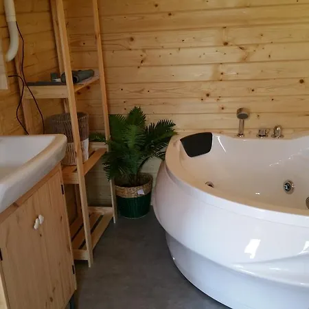 La De La Marana 3* בורגו