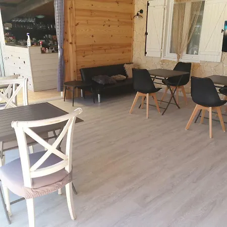 La De La Marana 3* בורגו